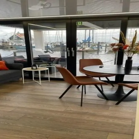 Beautiful Houseboat With Shared Pool, Cleaning Included Botel