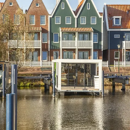 Beautiful Houseboat With Shared Pool, Cleaning Included * Volendam